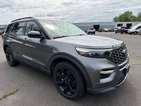 Certified 2022 Ford Explorer ST-Line w/ Class IV Trailer Tow Package AWD/4WD image 2