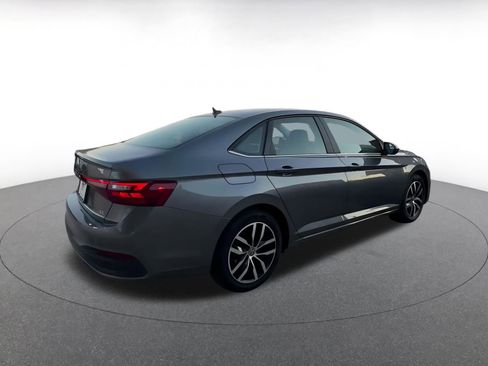 Used 2025 Volkswagen Jetta SE image 14