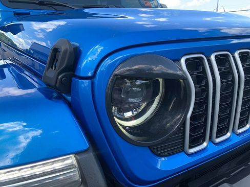 Used 2024 Jeep Wrangler Unlimited Sahara AWD/4WD image 34