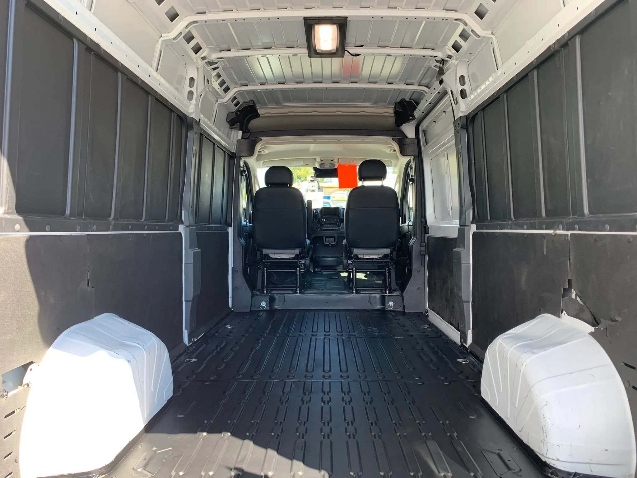 Used 2025 RAM ProMaster 2500 w/ Convenience Group FWD image 32
