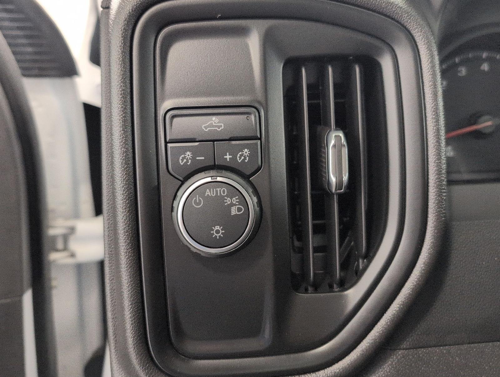 Certified 2025 Chevrolet Silverado 1500 W/T RWD image 10