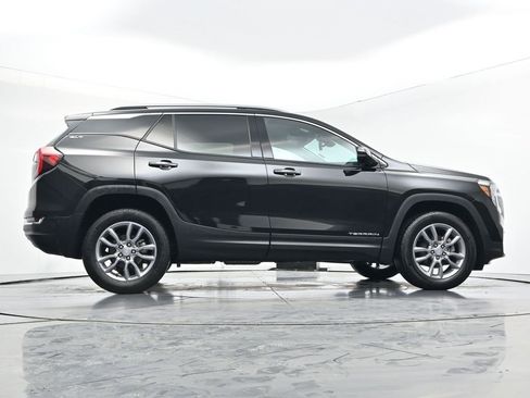 Used 2022 GMC Terrain SLT w/ LPO, Floor Liner Package image 28