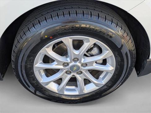 Used 2019 Chevrolet Equinox LT image 23