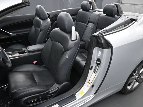 Used 2015 Lexus IS 250C w/ Navigation System Package RWD image 12