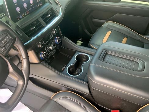 Used 2021 GMC Yukon XL AT4 w/ AT4 Premium Plus Package AWD/4WD image 15