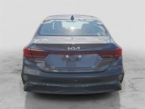 Used 2023 Kia Forte LXS w/ LXS Technology Package image 5