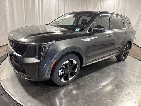 Certified 2025 Kia Sorento EX image 1