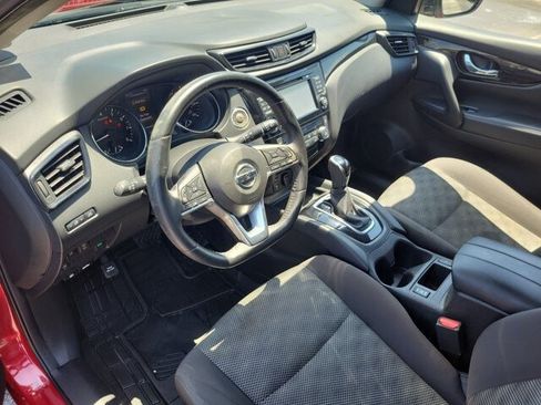 Used 2018 Nissan Rogue Sport SV w/ SV Technology Package FWD image 17