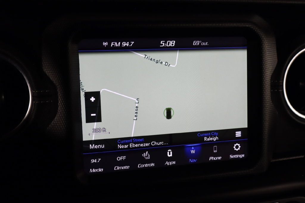 Used 2022 Jeep Wrangler Unlimited Sahara w/ Cold Weather Group AWD/4WD image 38