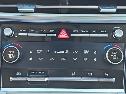 Used 2024 Hyundai Santa Fe Limited image 22