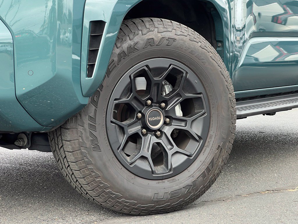 Used 2025 Toyota 4Runner TRD Off-Road Premium AWD/4WD image 2