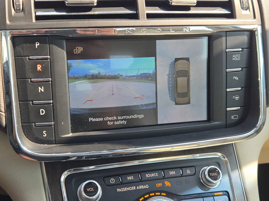 Used 2019 Lincoln Continental Reserve AWD/4WD image 28