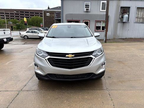 Used 2021 Chevrolet Equinox LT w/ Driver Convenience Package image 2