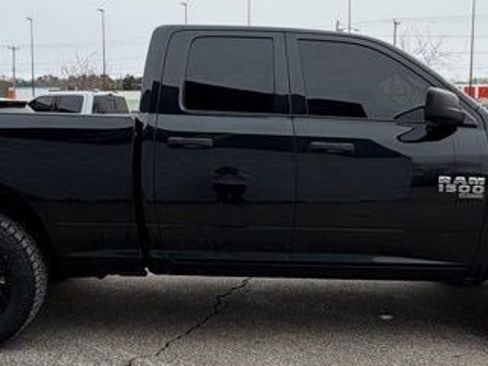Used 2019 RAM 1500 Express w/ Express Value Package AWD/4WD image 7