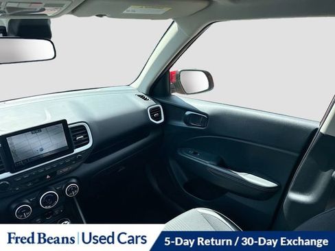 Used 2023 Hyundai Venue Limited FWD image 25
