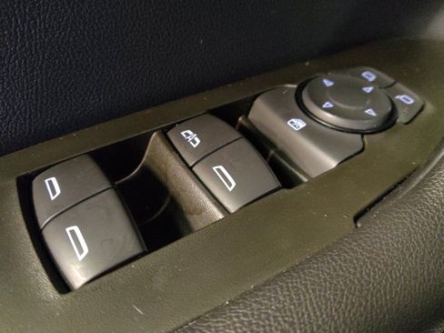 Used 2023 Chevrolet Blazer LT image 27