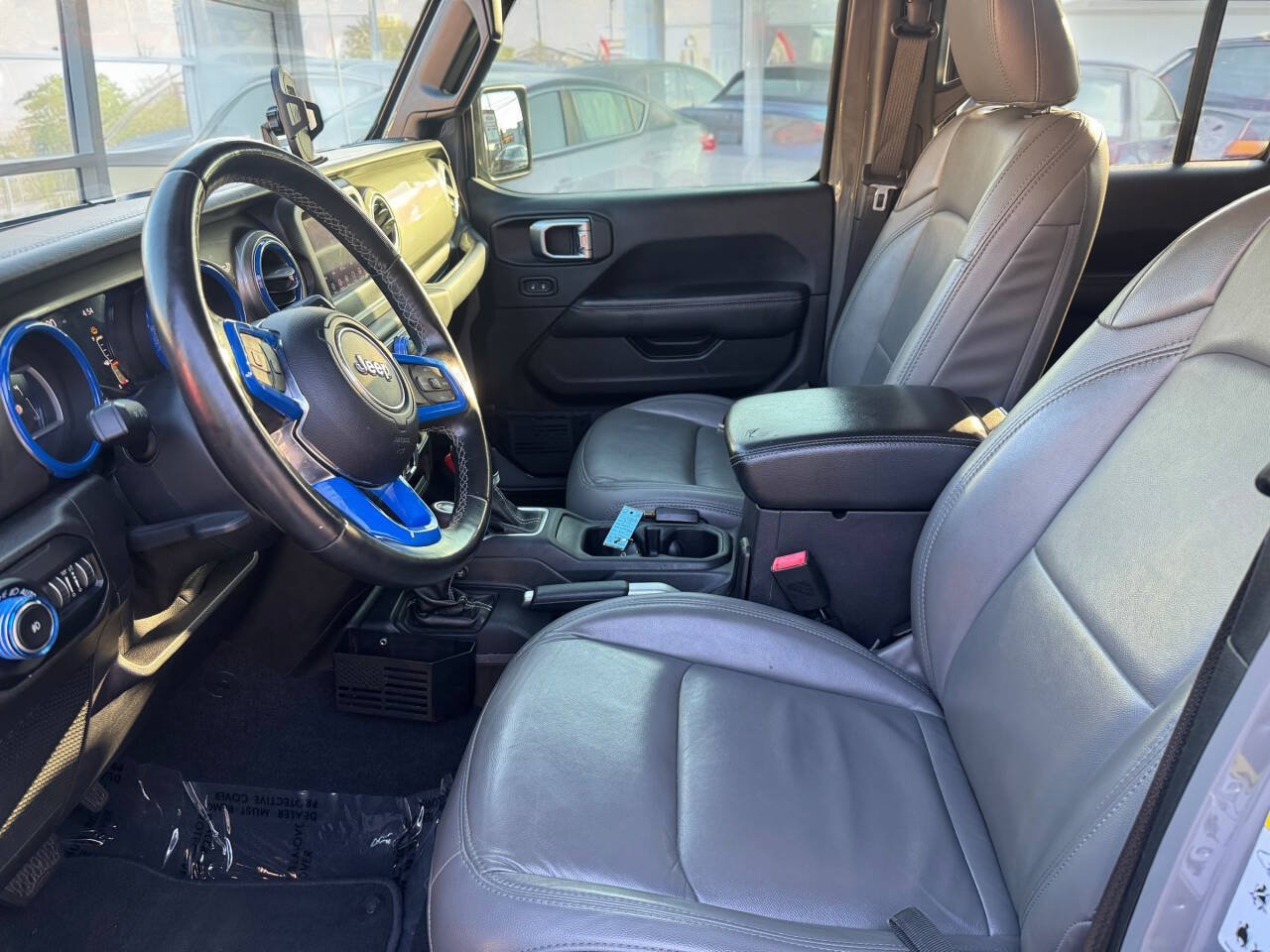 Used 2018 Jeep Wrangler Unlimited Sahara w/ LED Lighting Group AWD/4WD image 15