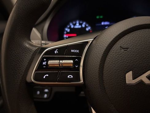 Used 2023 Kia Seltos LX image 16