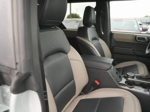 Used 2024 Ford Bronco Wildtrak image 19