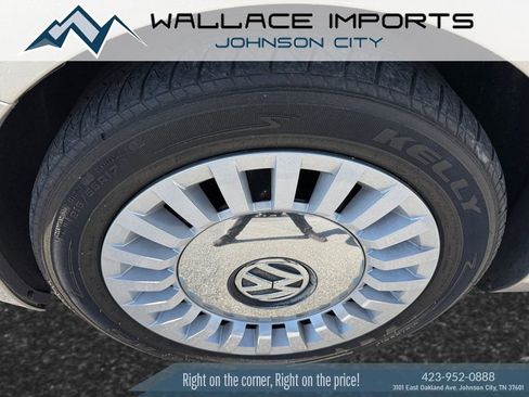 Used 2013 Volkswagen Beetle 2.5 FWD image 10