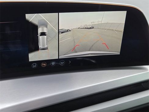 New 2026 Cadillac Vistiq Platinum w/ LPO, Floor Liner Package image 27