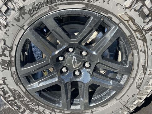 Used 2021 Chevrolet Silverado 1500 LT Trail Boss w/ Convenience Package II image 9