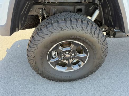 Used 2023 Jeep Gladiator Rubicon w/ LED Lighting Group AWD/4WD image 20