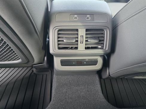 Used 2025 Audi Q5 Premium w/ Convenience Package image 20
