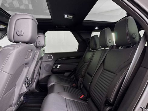 Used 2025 Land Rover Discovery S AWD/4WD image 41