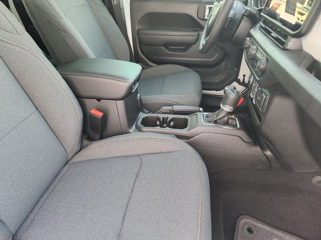 New 2026 Jeep Gladiator Sport AWD/4WD image 11