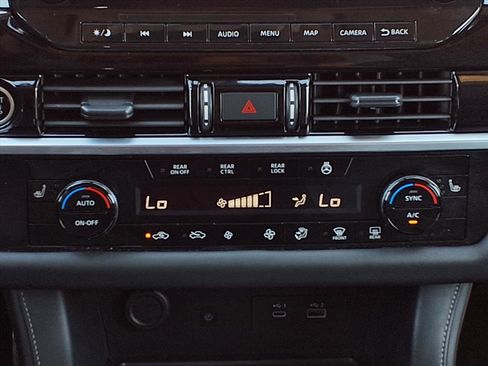 Certified 2024 Nissan Pathfinder SL image 15