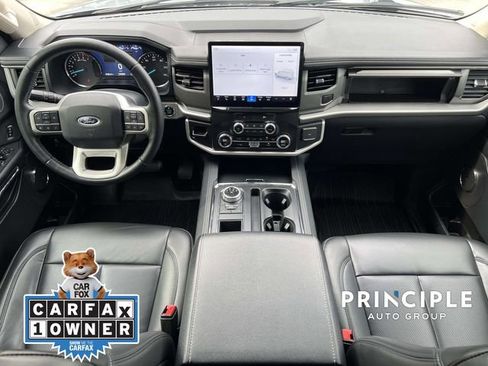 Used 2023 Ford Expedition XLT image 30