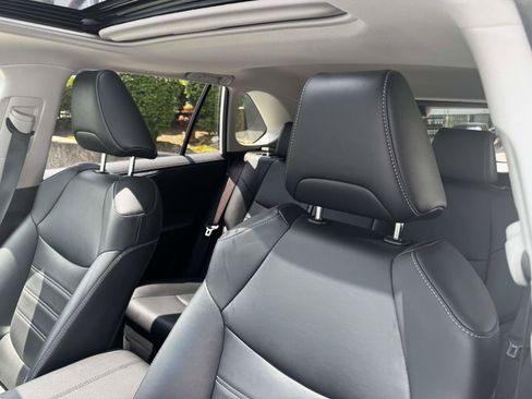 Used 2019 Toyota RAV4 Limited AWD/4WD image 20
