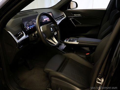 Certified 2025 BMW X2 xDrive28i image 11