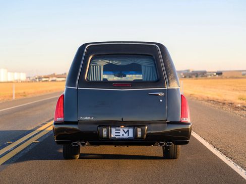 Used 2009 Cadillac DTS Hearse FWD image 12