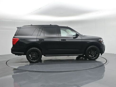 Used 2022 Ford Expedition XLT image 30