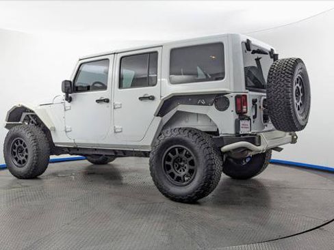 Used 2016 Jeep Wrangler Unlimited Rubicon AWD/4WD image 6