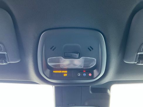 Used 2025 Buick Envista Sport Touring image 15