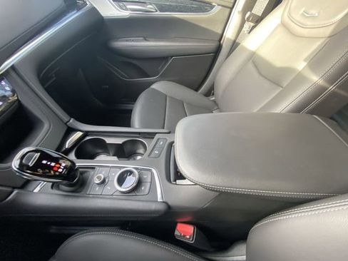 Used 2025 Cadillac XT5 Premium Luxury w/ Technology Package AWD/4WD image 21