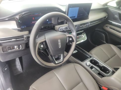 Certified 2025 Lincoln Corsair FWD image 20