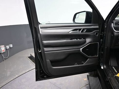 New 2026 Jeep Grand Wagoneer Limited AWD/4WD image 9