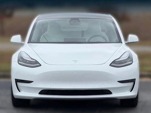 Used 2020 Tesla Model 3 Standard Range Plus image 5