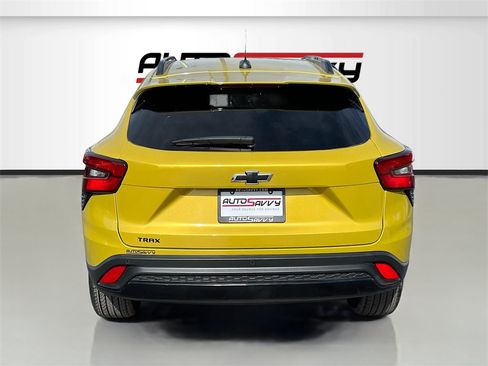 Used 2025 Chevrolet Trax RS w/ Driver Confidence Package image 6