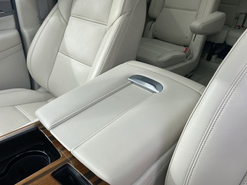 Used 2024 Cadillac Escalade Sport Platinum w/ Heavy-Duty Trailer Package image 45