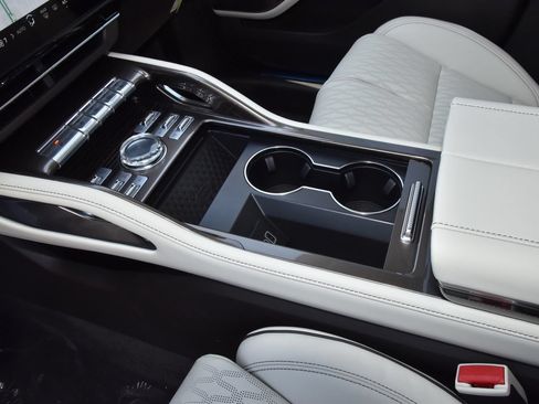 New 2026 Lincoln Nautilus Black Label w/ Jet Appearance Package AWD/4WD image 28
