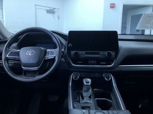 Certified 2025 Toyota Grand Highlander AWD image 17