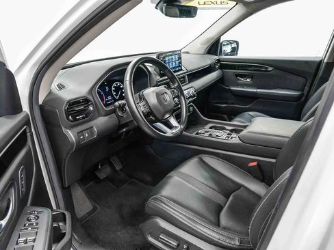 Used 2025 Honda Pilot EX-L image 17