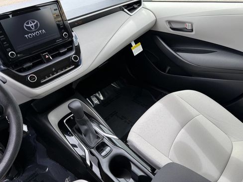 Used 2022 Toyota Corolla LE FWD image 14
