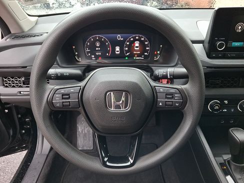 Used 2023 Honda Accord LX image 18