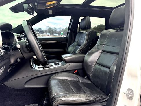 Used 2016 Jeep Grand Cherokee SRT image 3